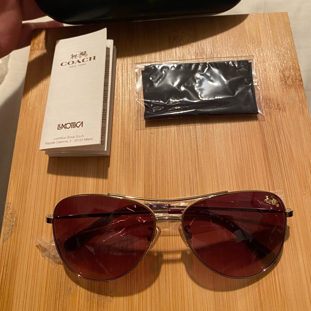 Coach aviator sunglasses ! Wore once